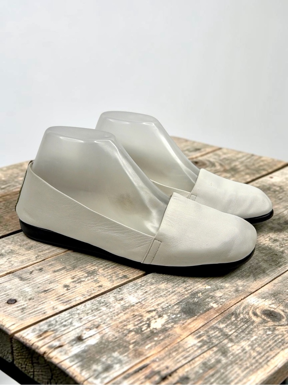 Aerosoles White Leather Slip-On Ballet Flats